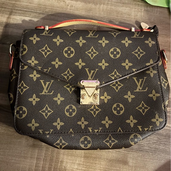 Louis Vuitton Black and Gold Monogram Messenger Bag - Picture 1 of 4